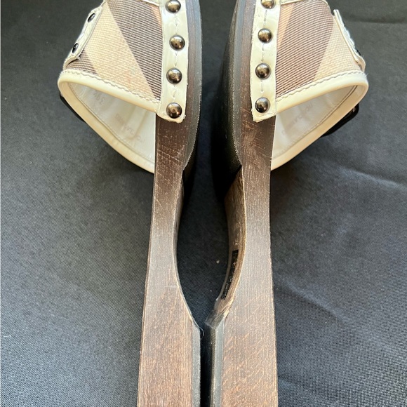 Burberry Wooden Slide Sandals - Picture 4 of 7